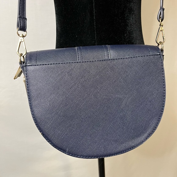 ******SOLD*******Blue hard shell purse - Picture 5 of 14
